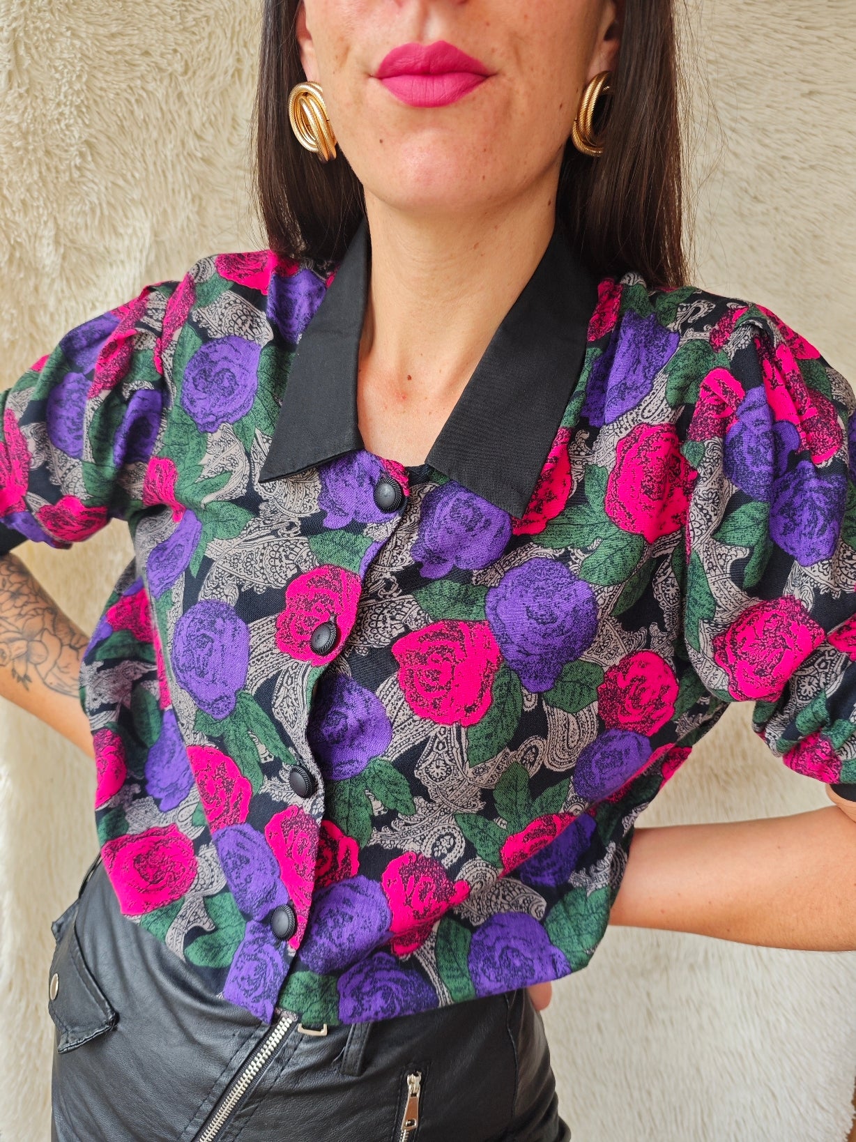 Camicia floreale a contrasto