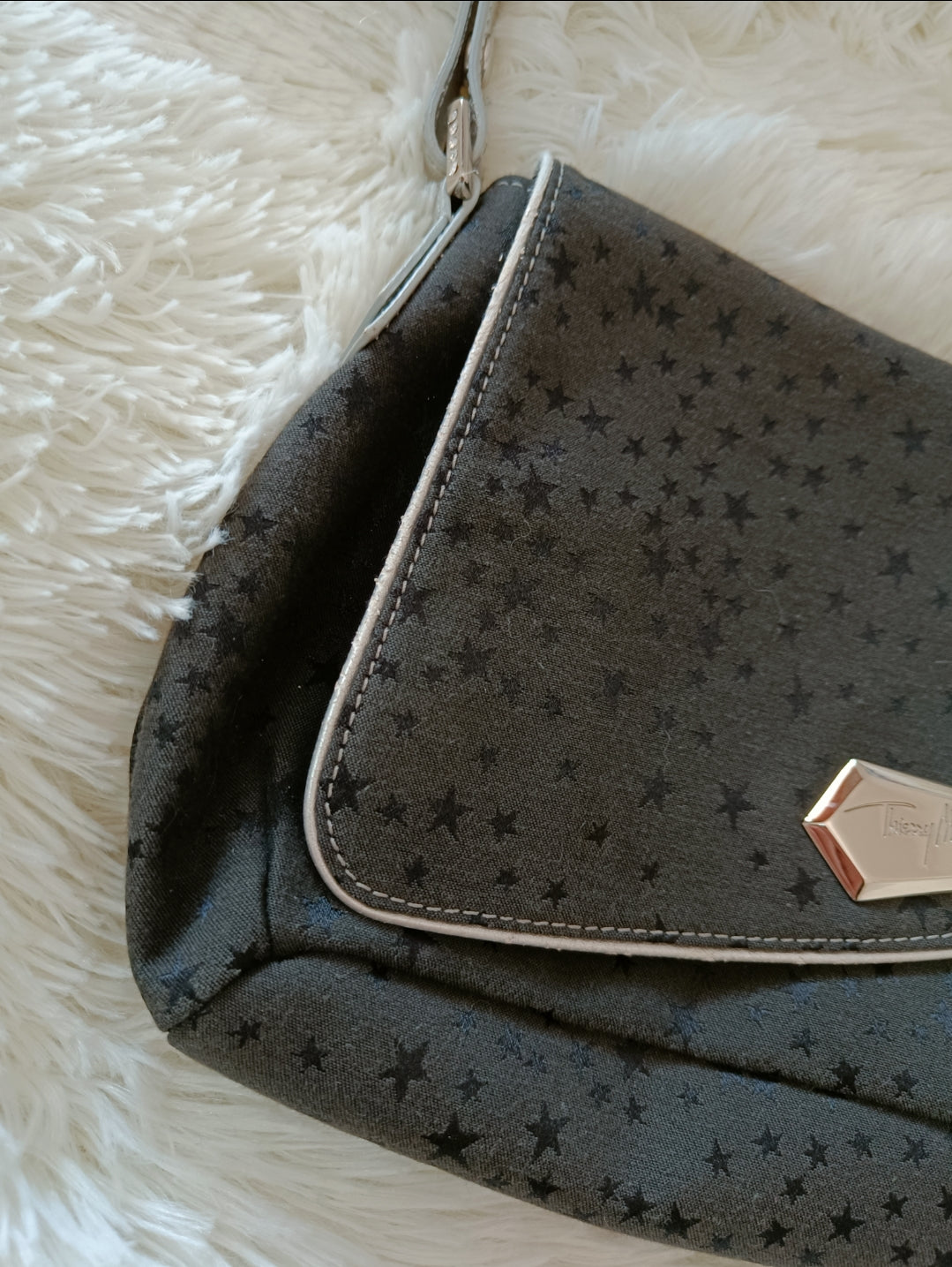 Thierry Mugler baguette