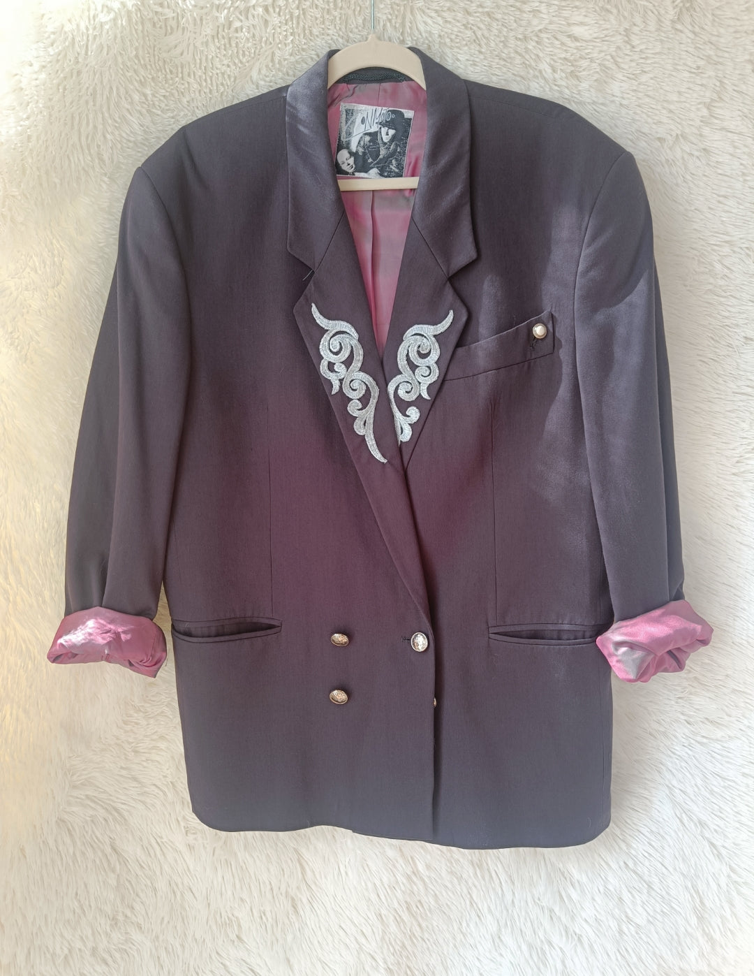 Blazer Vintage Upcycling porpora con Dettagli Gioiello