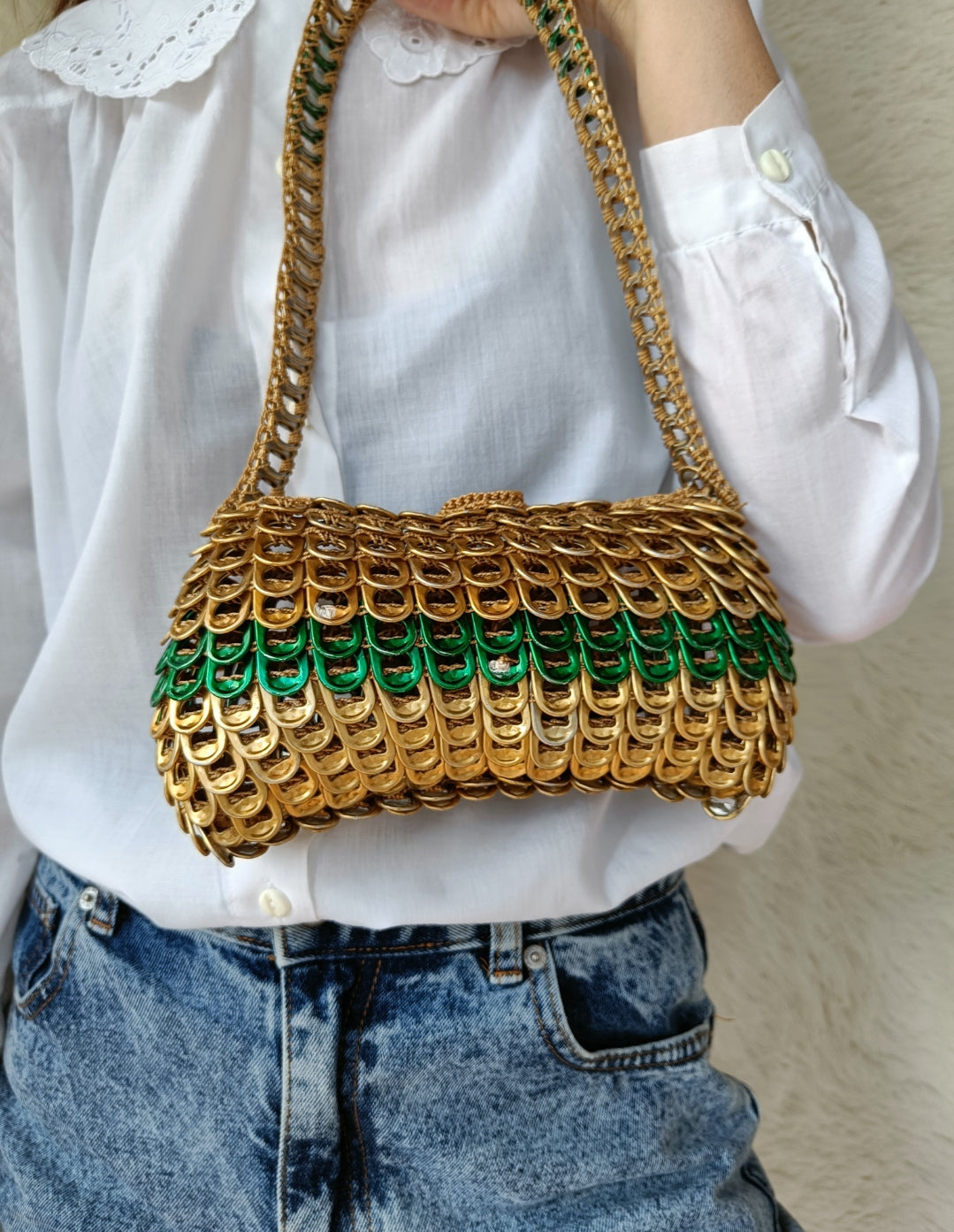 Borsa Artigianale con linguette di lattine e uncinetto