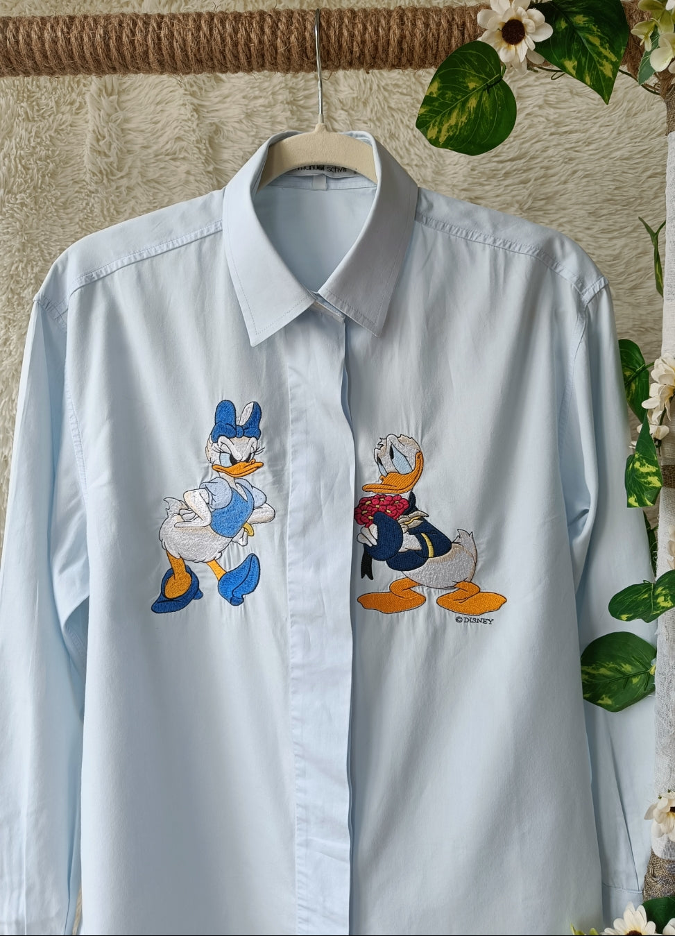 Camicia celeste con ricamo Disney