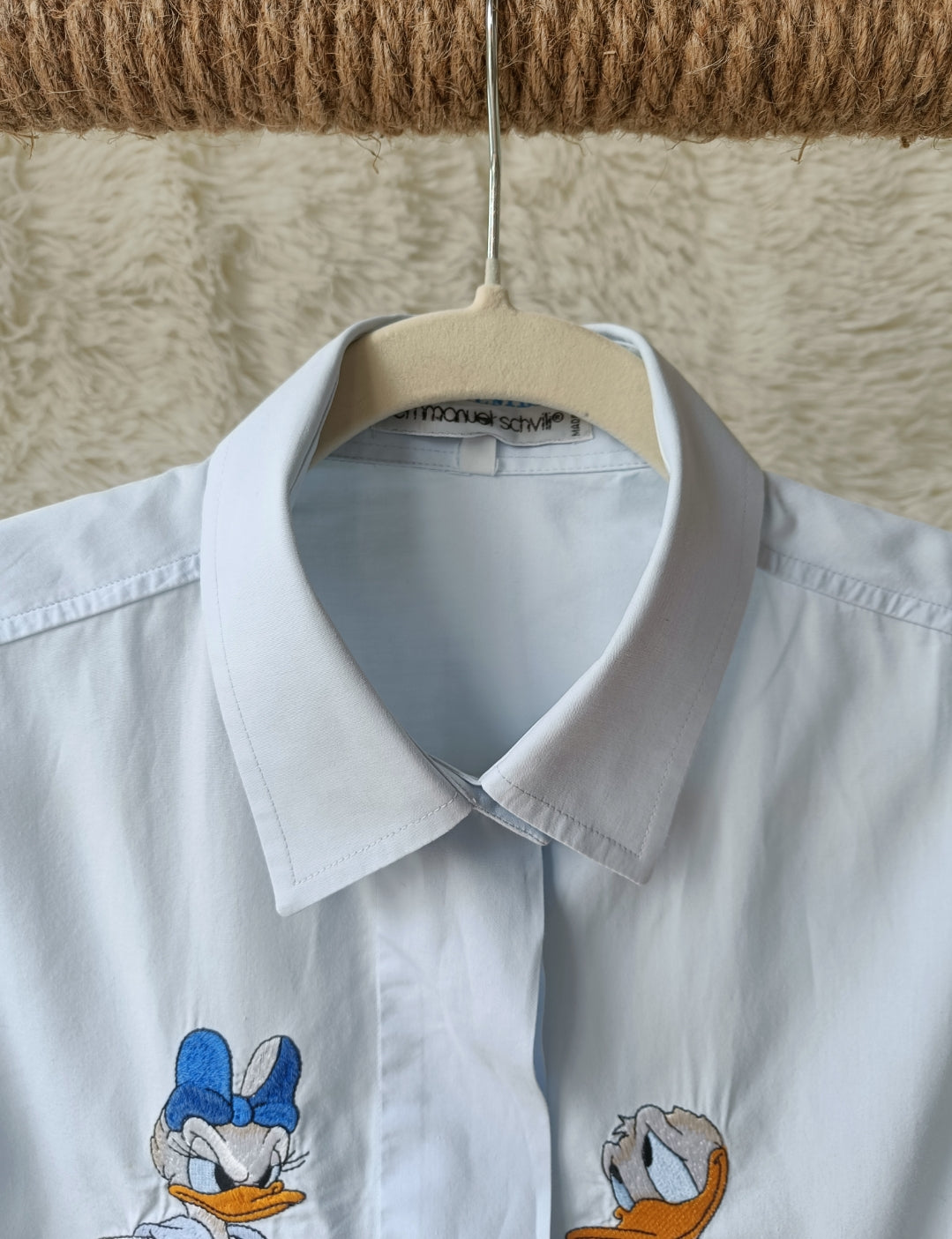 Camicia celeste con ricamo Disney