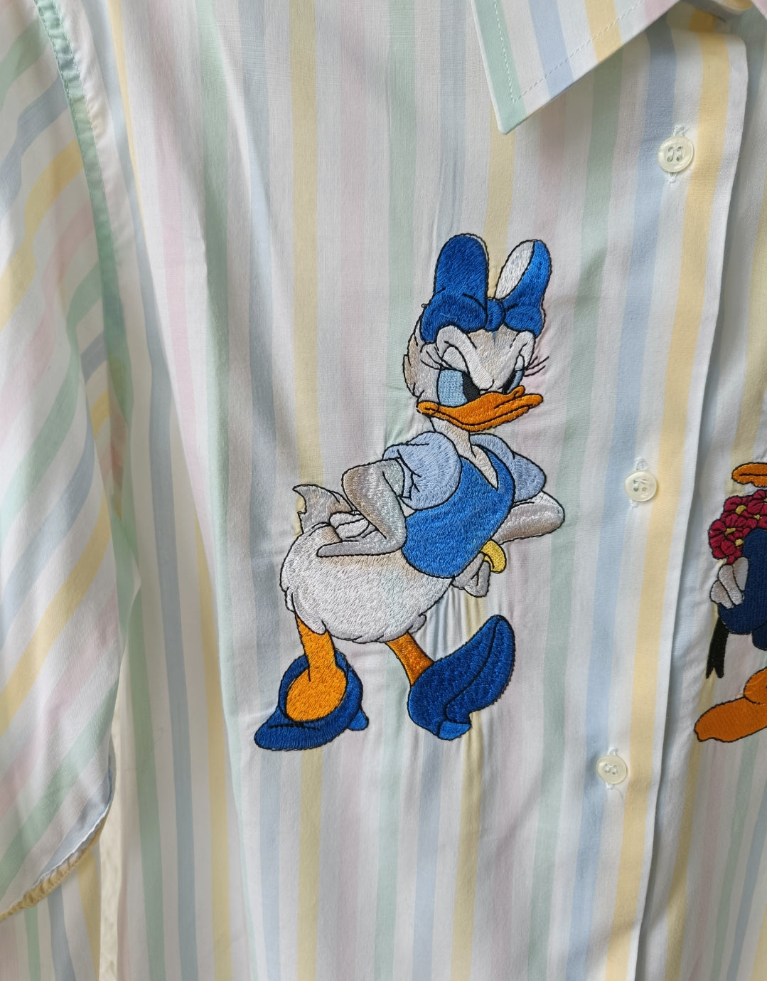 Camicia a righe pastello con ricamo Disney