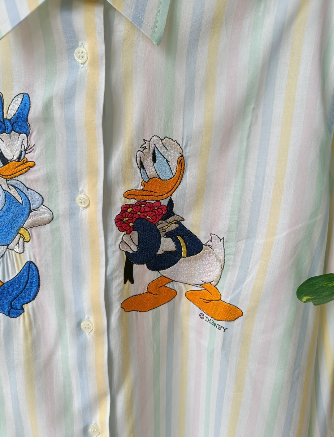 Camicia a righe pastello con ricamo Disney