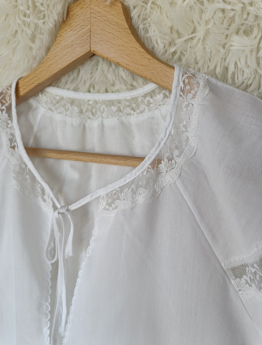 Blusa con pizzo