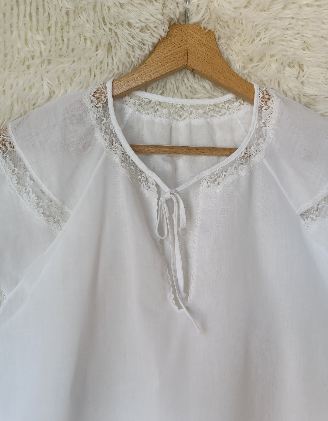 Blusa con pizzo