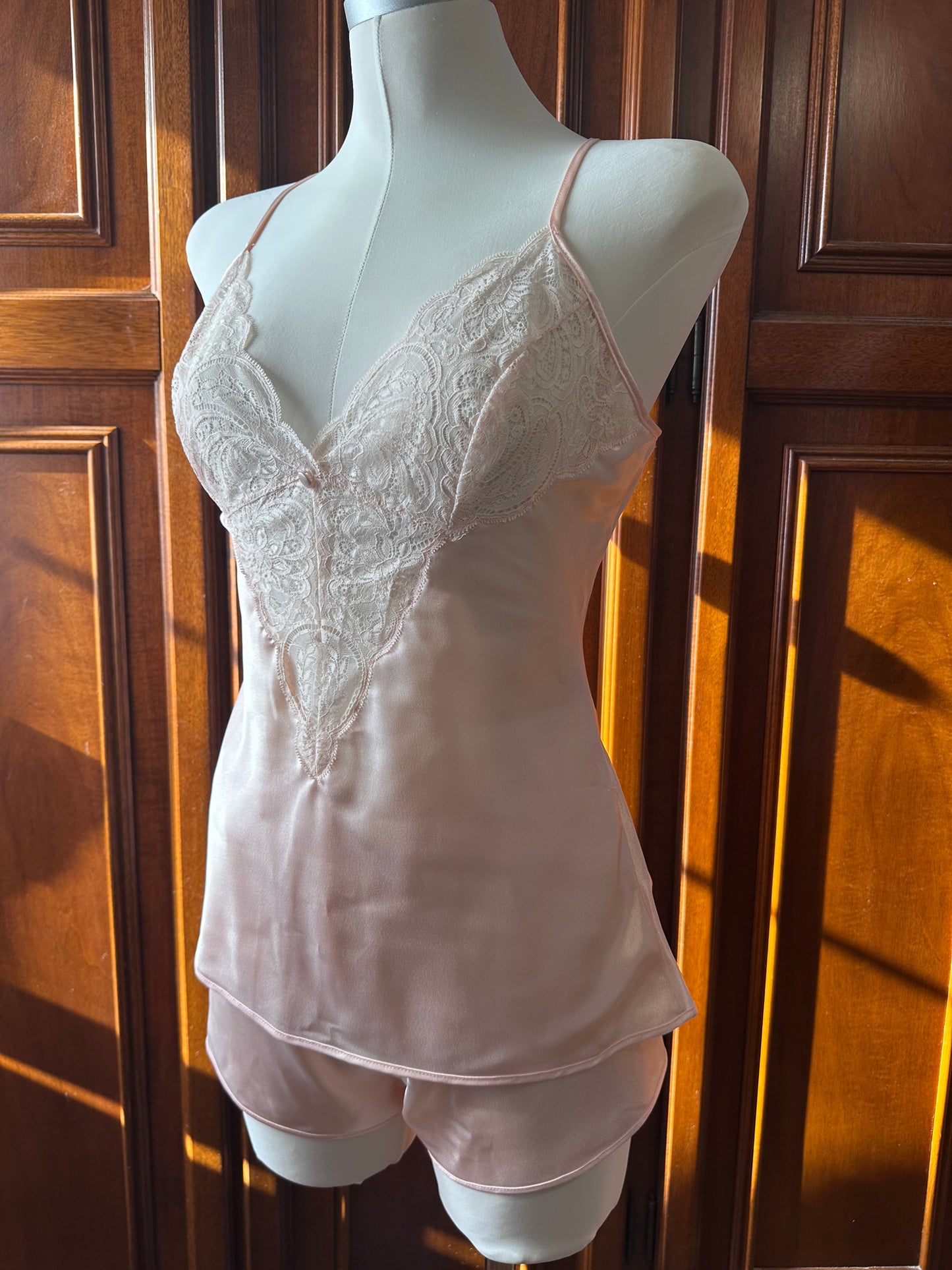 Pigiama rosa satin pizzo chantilly