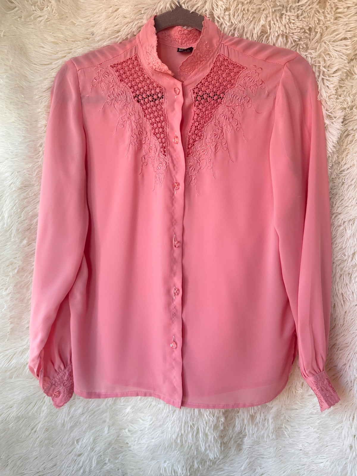 Camicia rosa ricamata