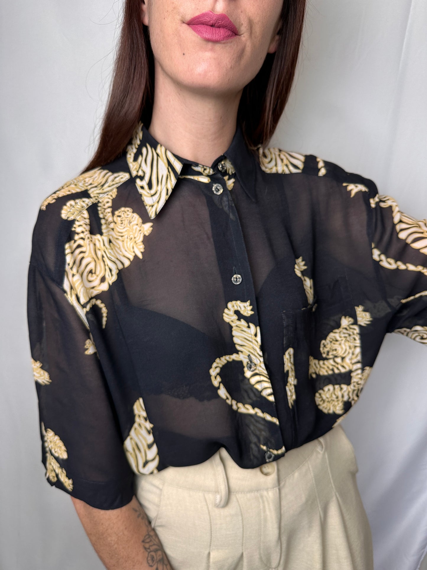 Camicia vintage trasparente con stampa tigrata