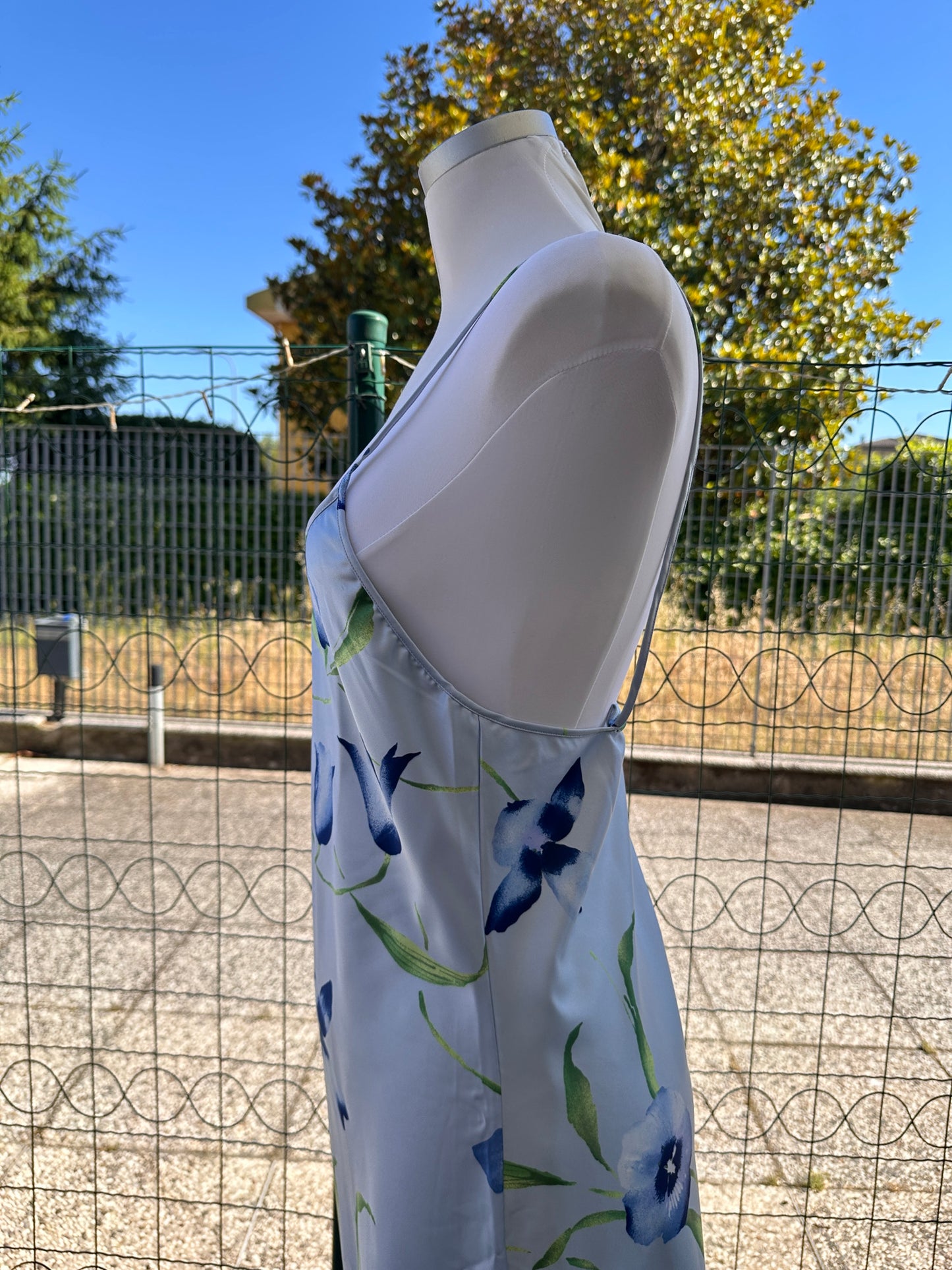 Slip dress midi a stampa floreale blu
