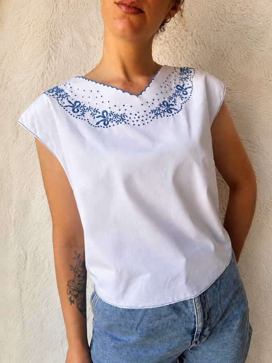 Top sartoriale con Ricamo Floreale Blu