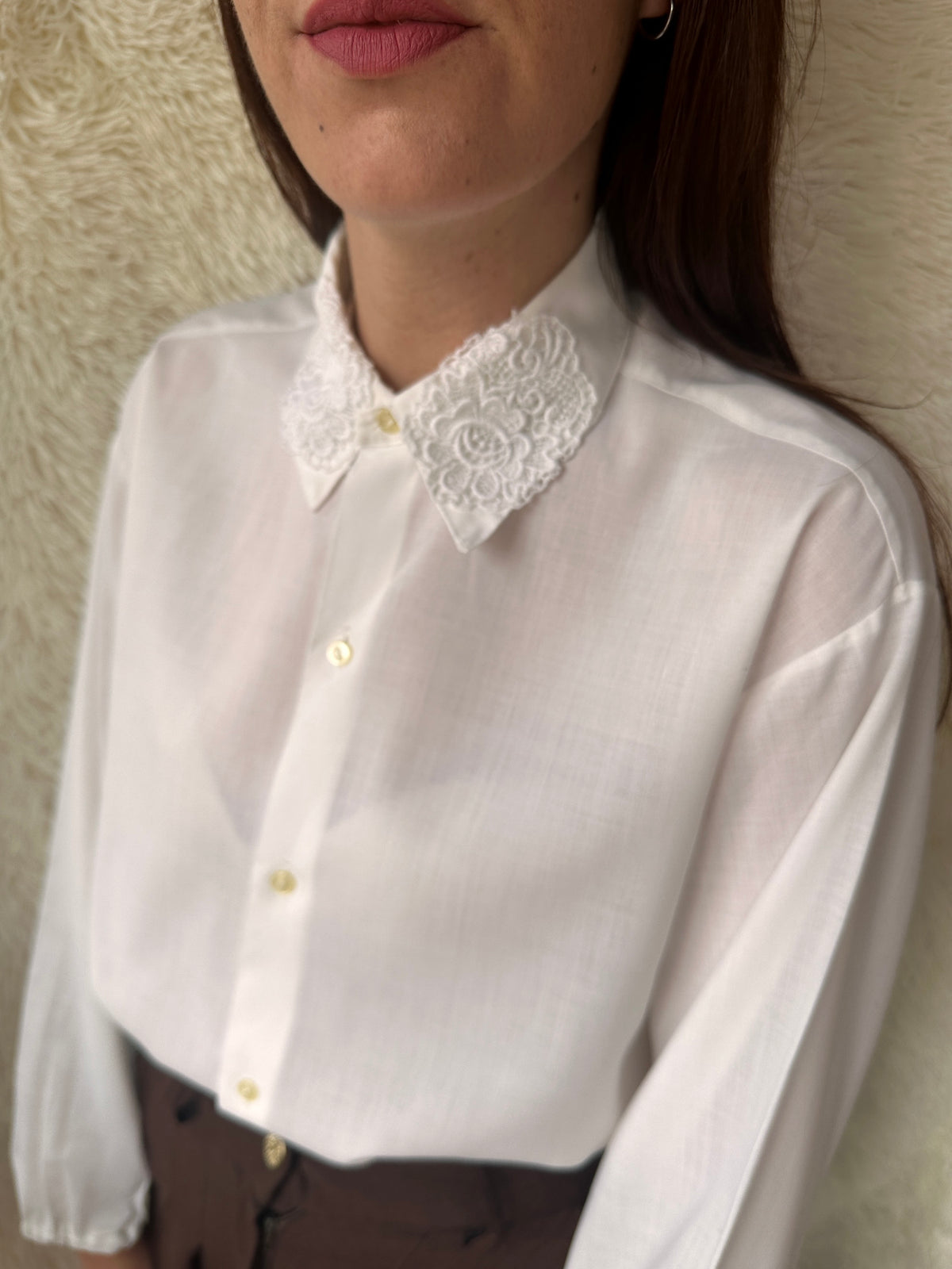 Camicia con colletto ricamato