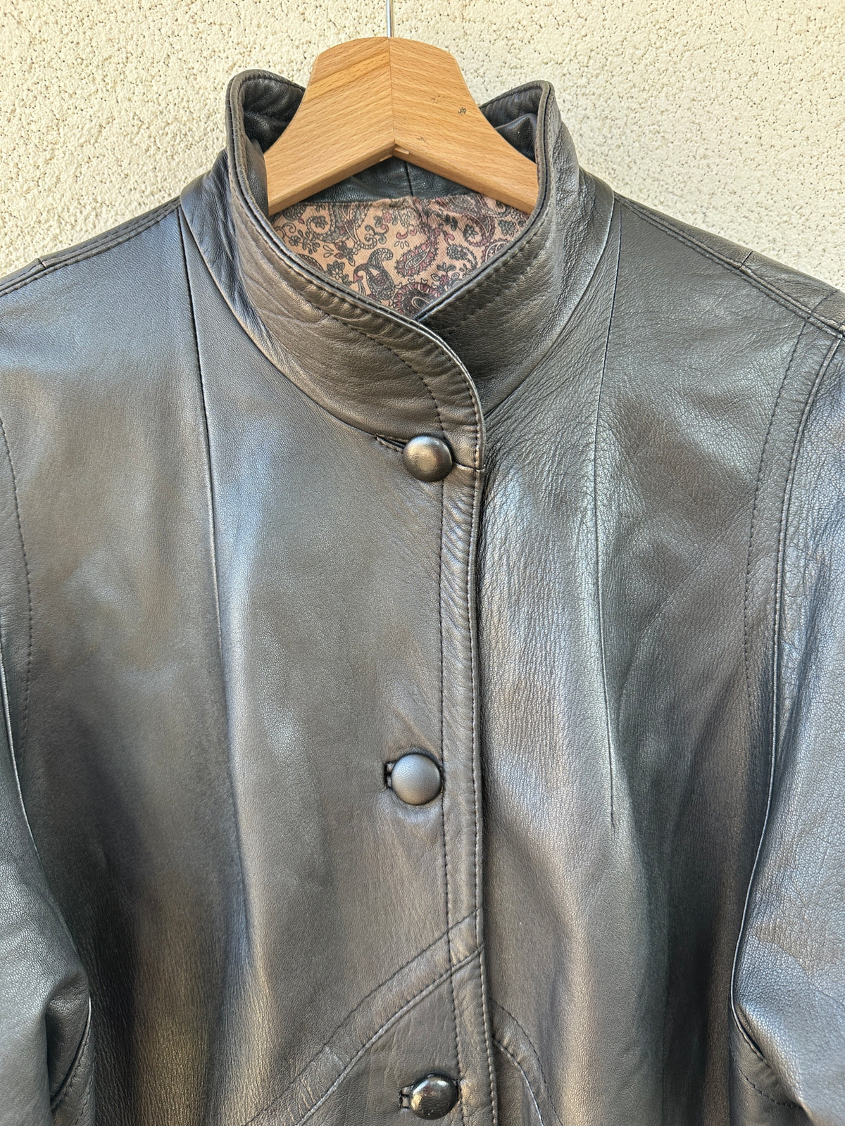 Giacca in pelle con collo alla coreana