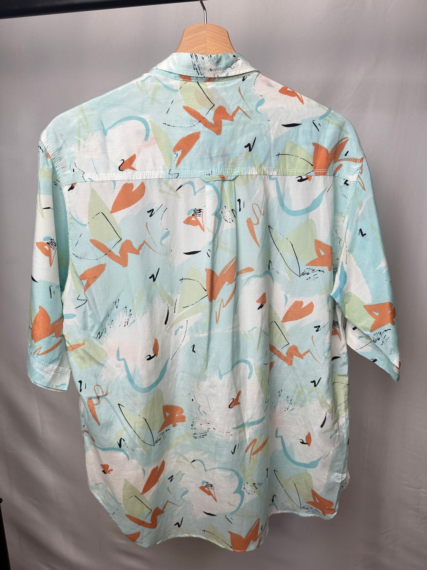 Camicia vintage astratta