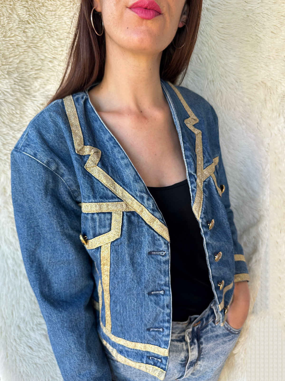 Moschino Jeans – giacca denim cropped con dettagli dorati