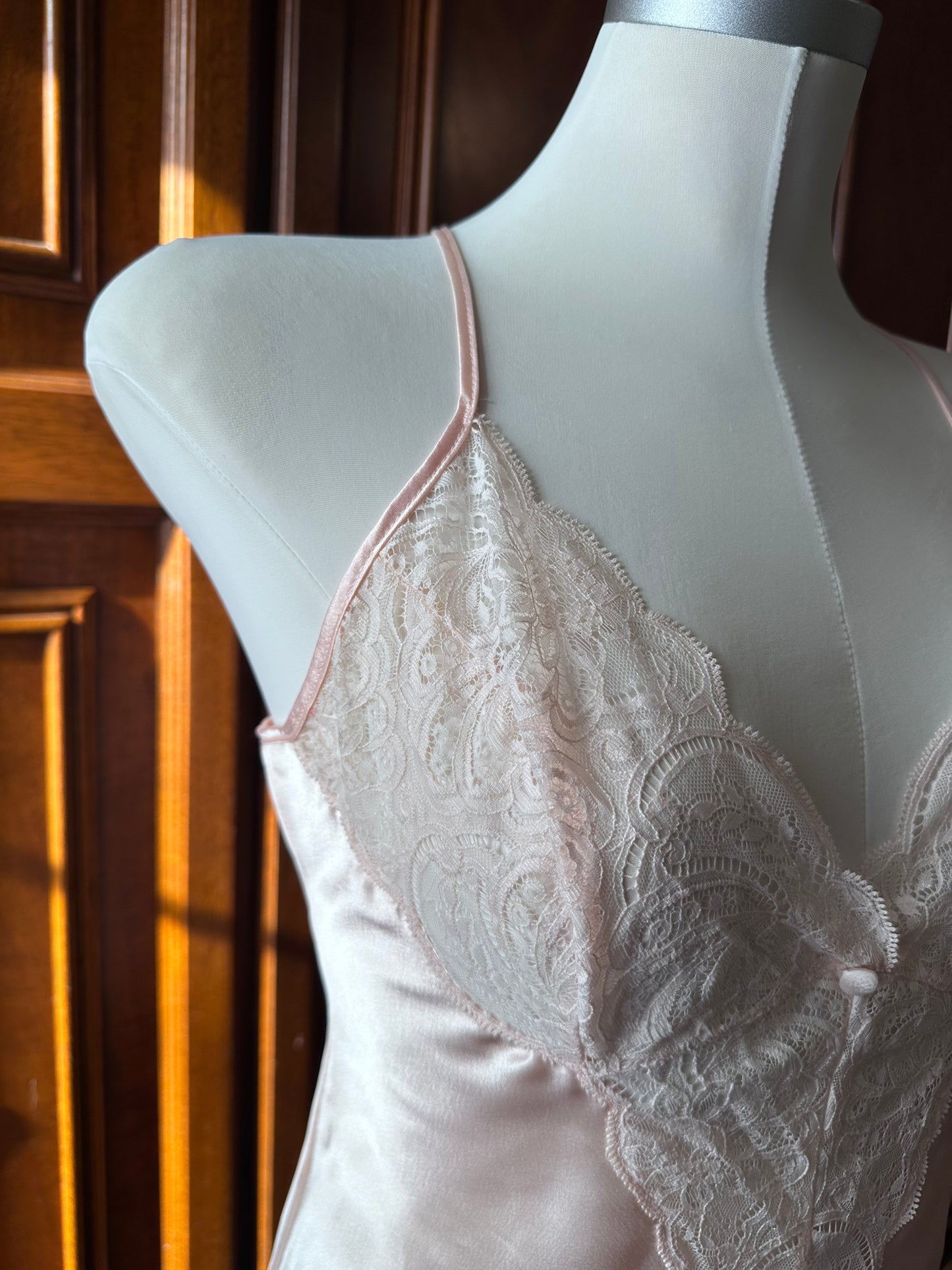 Pigiama rosa satin pizzo chantilly