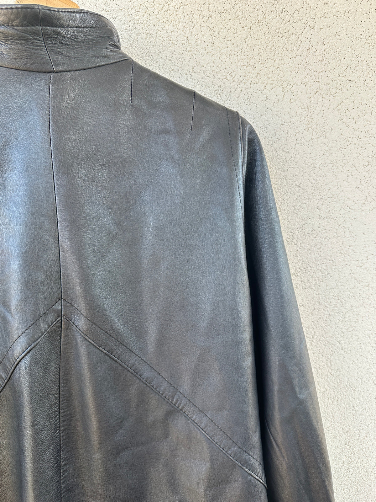 Giacca in pelle con collo alla coreana