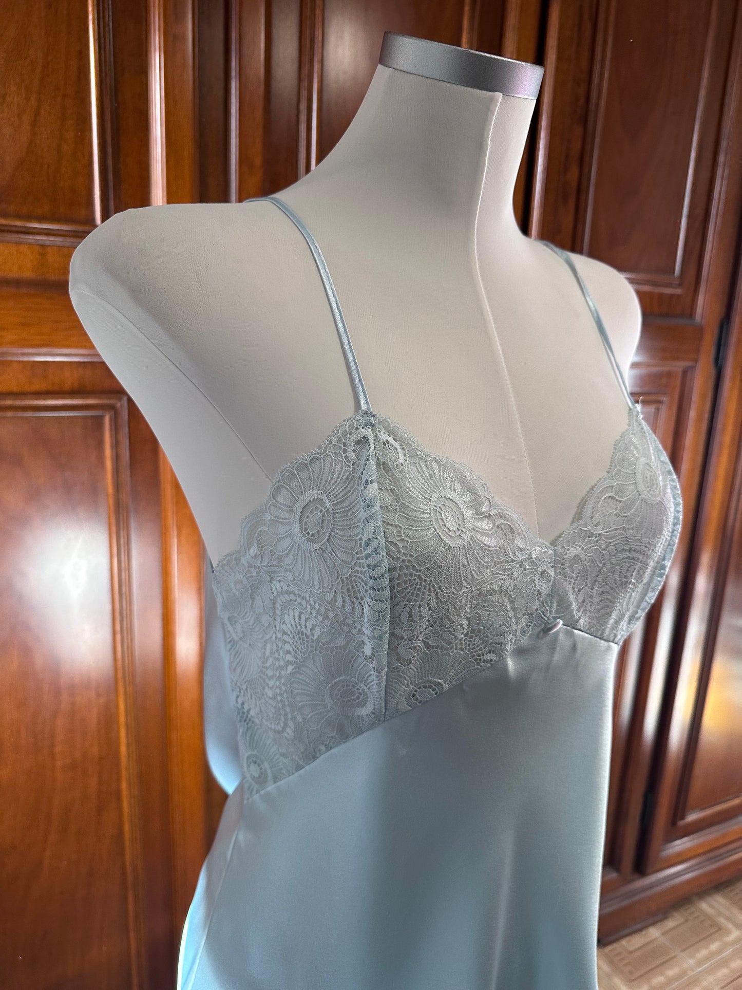 Pigiama satin blu cielo