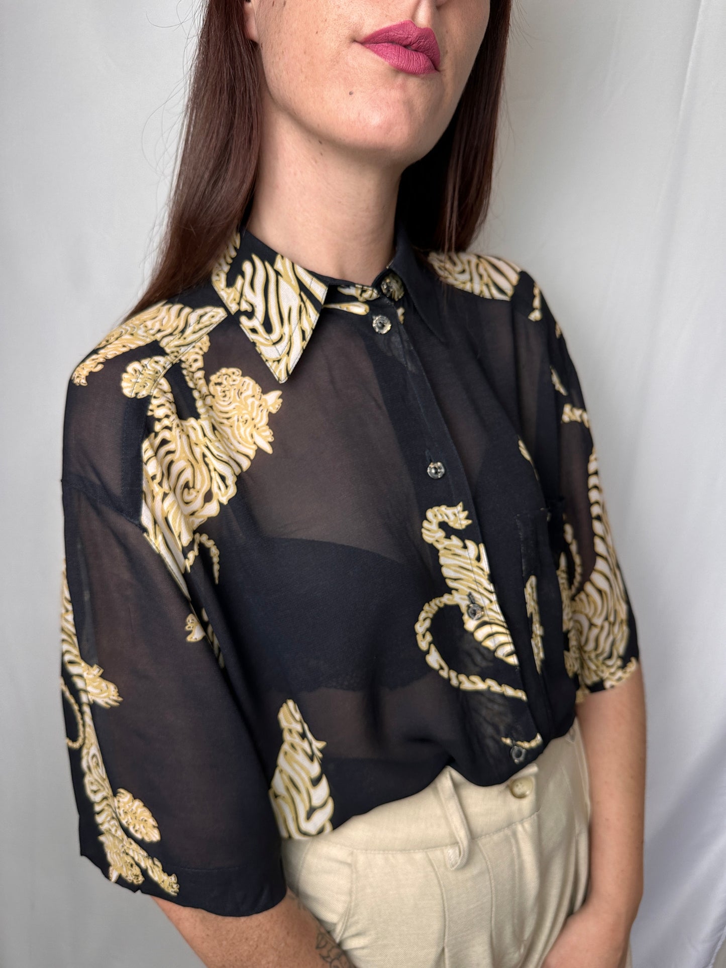 Camicia vintage trasparente con stampa tigrata