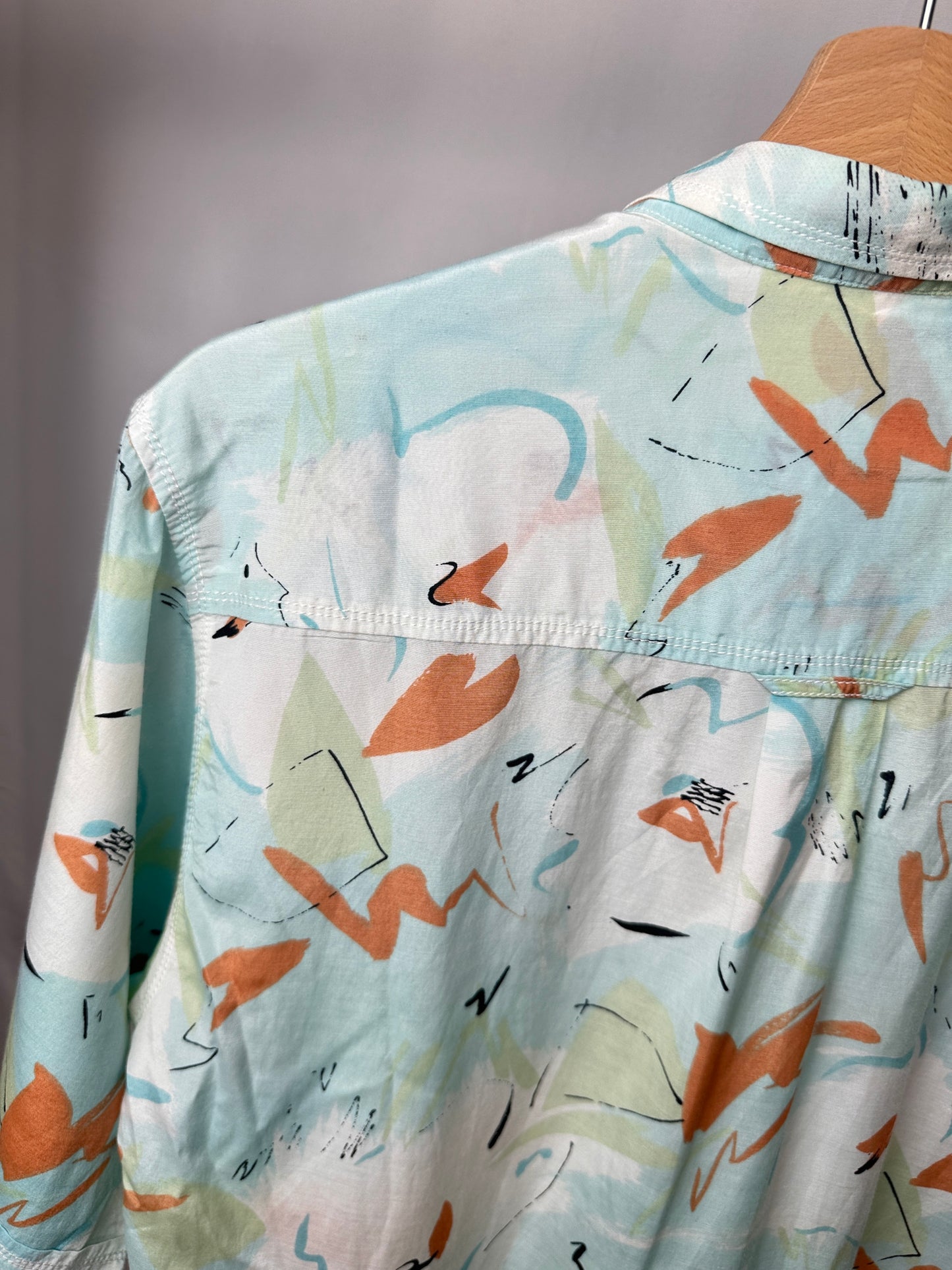 Camicia vintage astratta