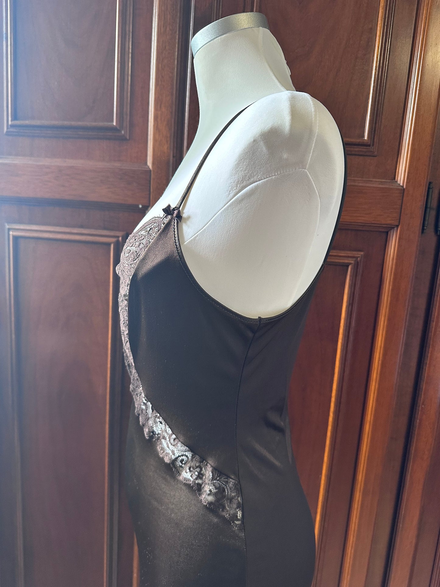 chocolate slip dress pizzo
