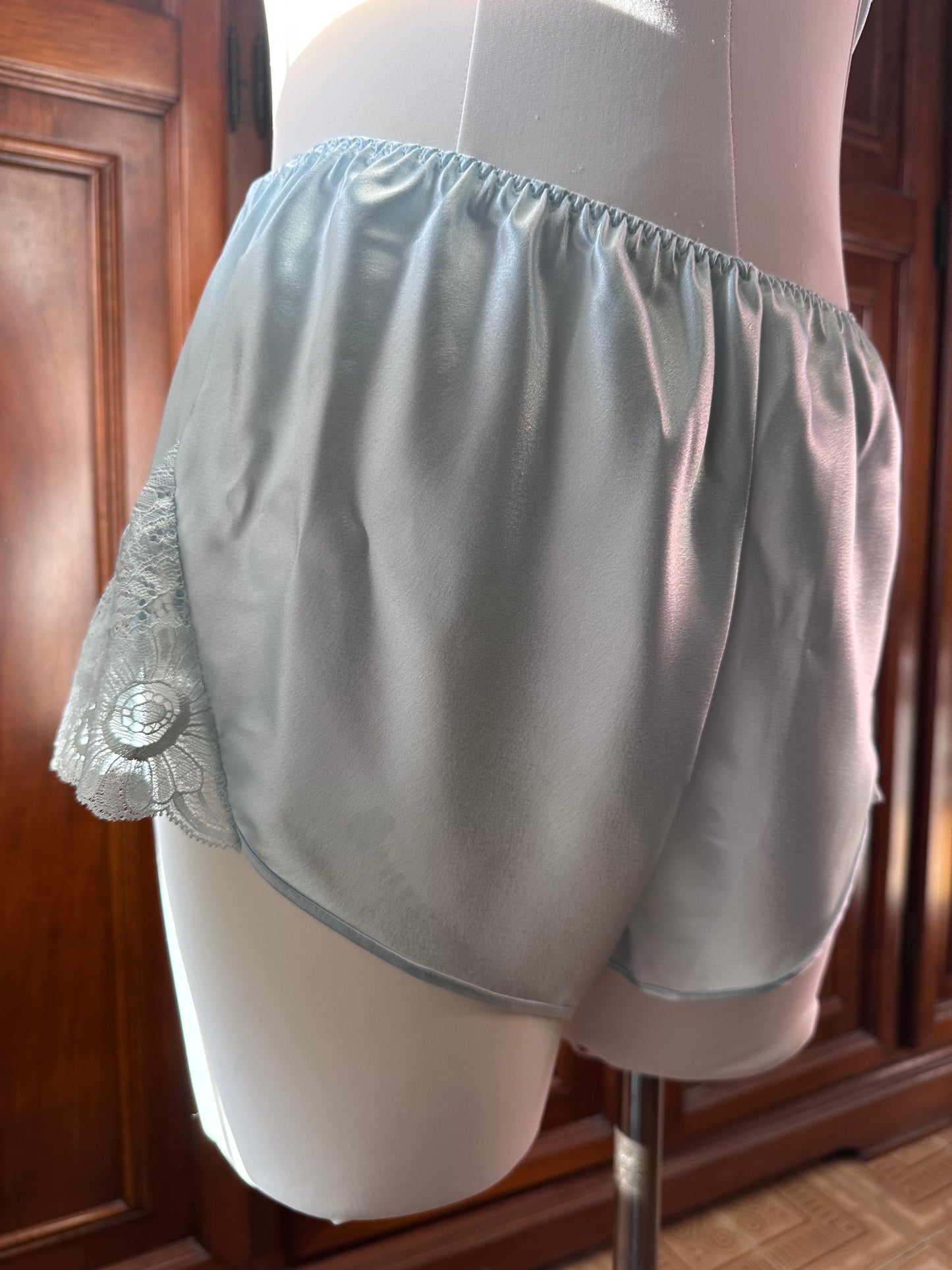 Pigiama satin blu cielo