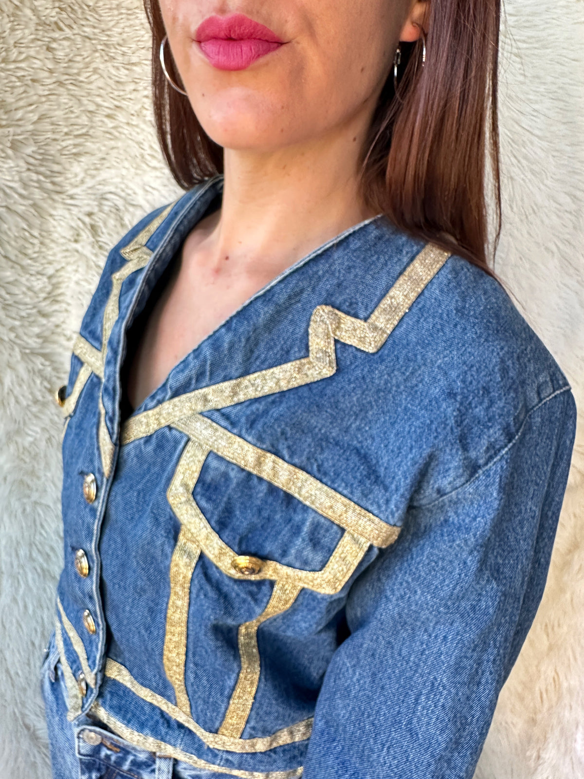 Moschino Jeans – giacca denim cropped con dettagli dorati