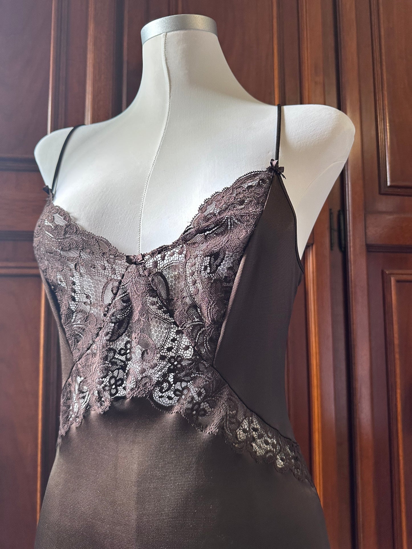 chocolate slip dress pizzo