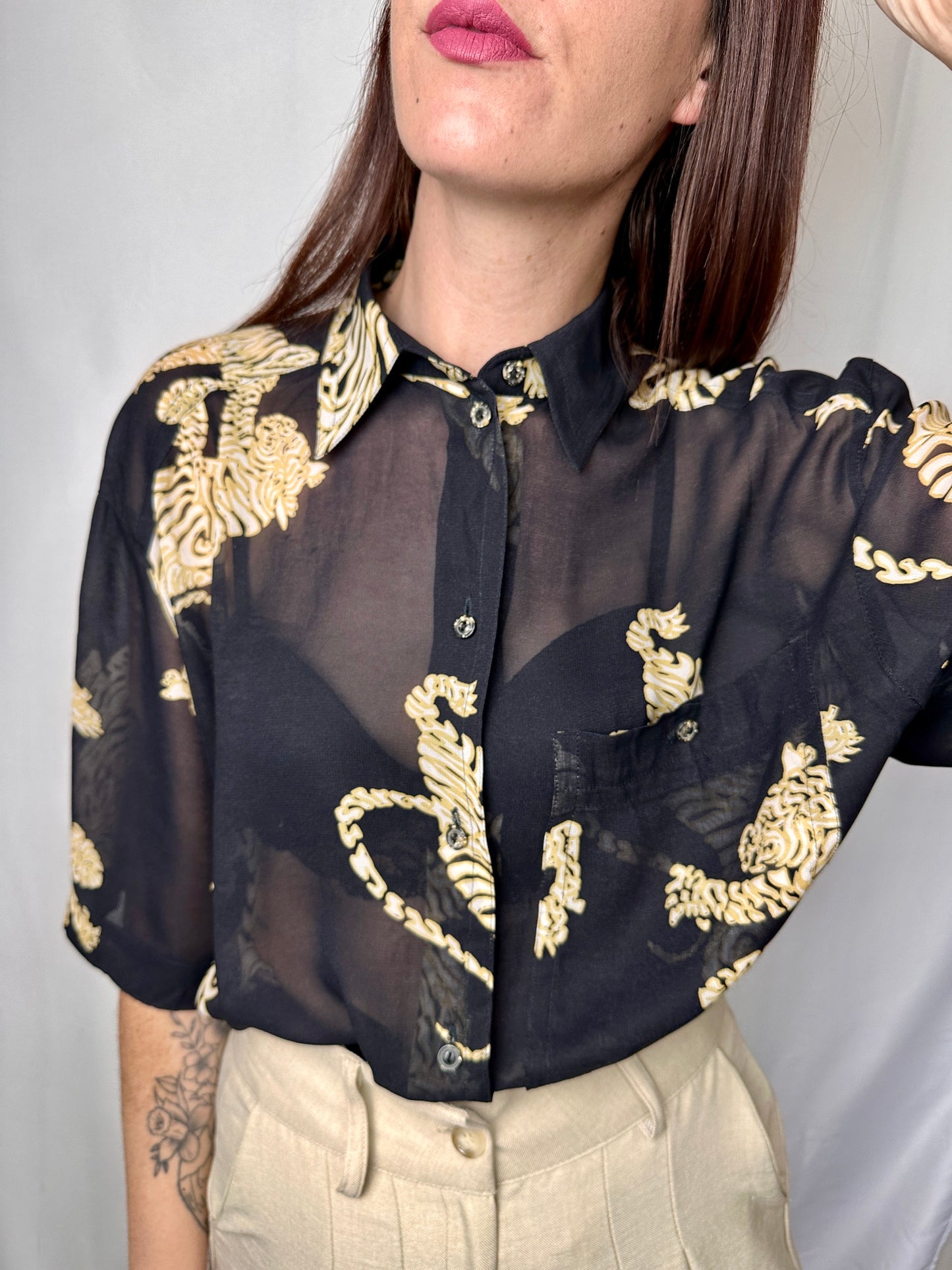 Camicia vintage trasparente con stampa tigrata