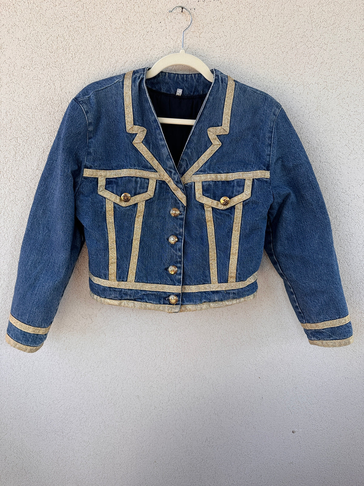 Moschino Jeans – giacca denim cropped con dettagli dorati