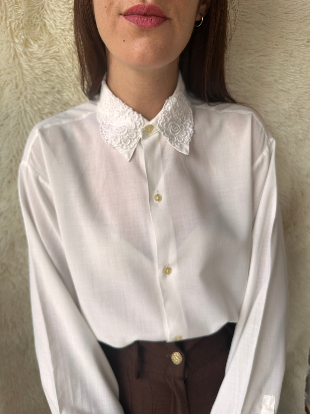 Camicia con colletto ricamato