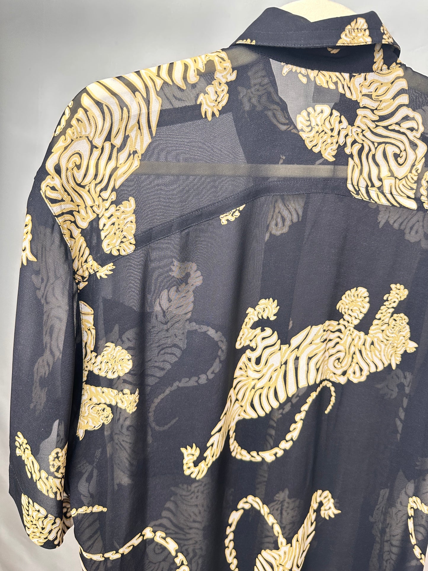 Camicia vintage trasparente con stampa tigrata
