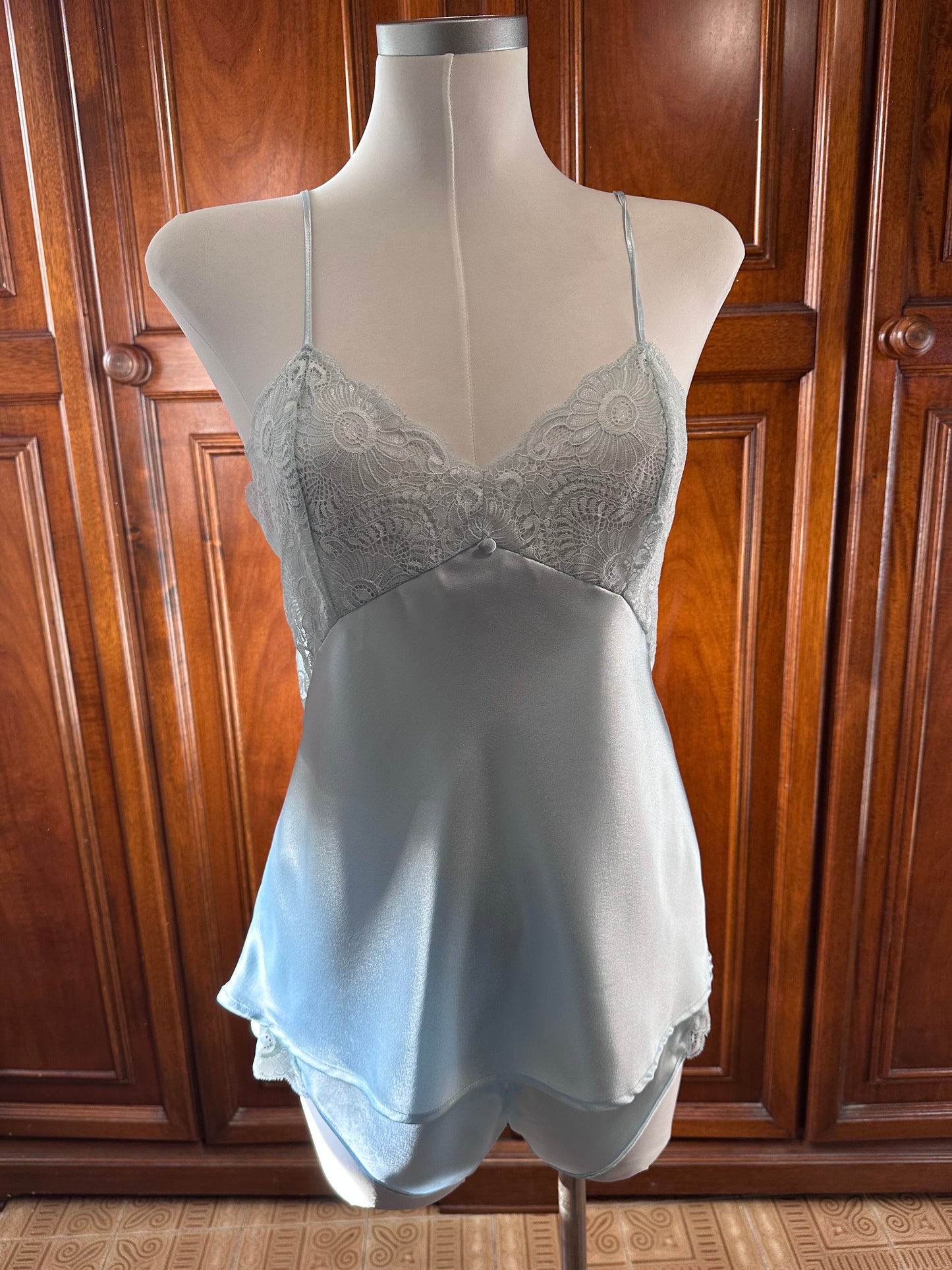 Pigiama satin blu cielo