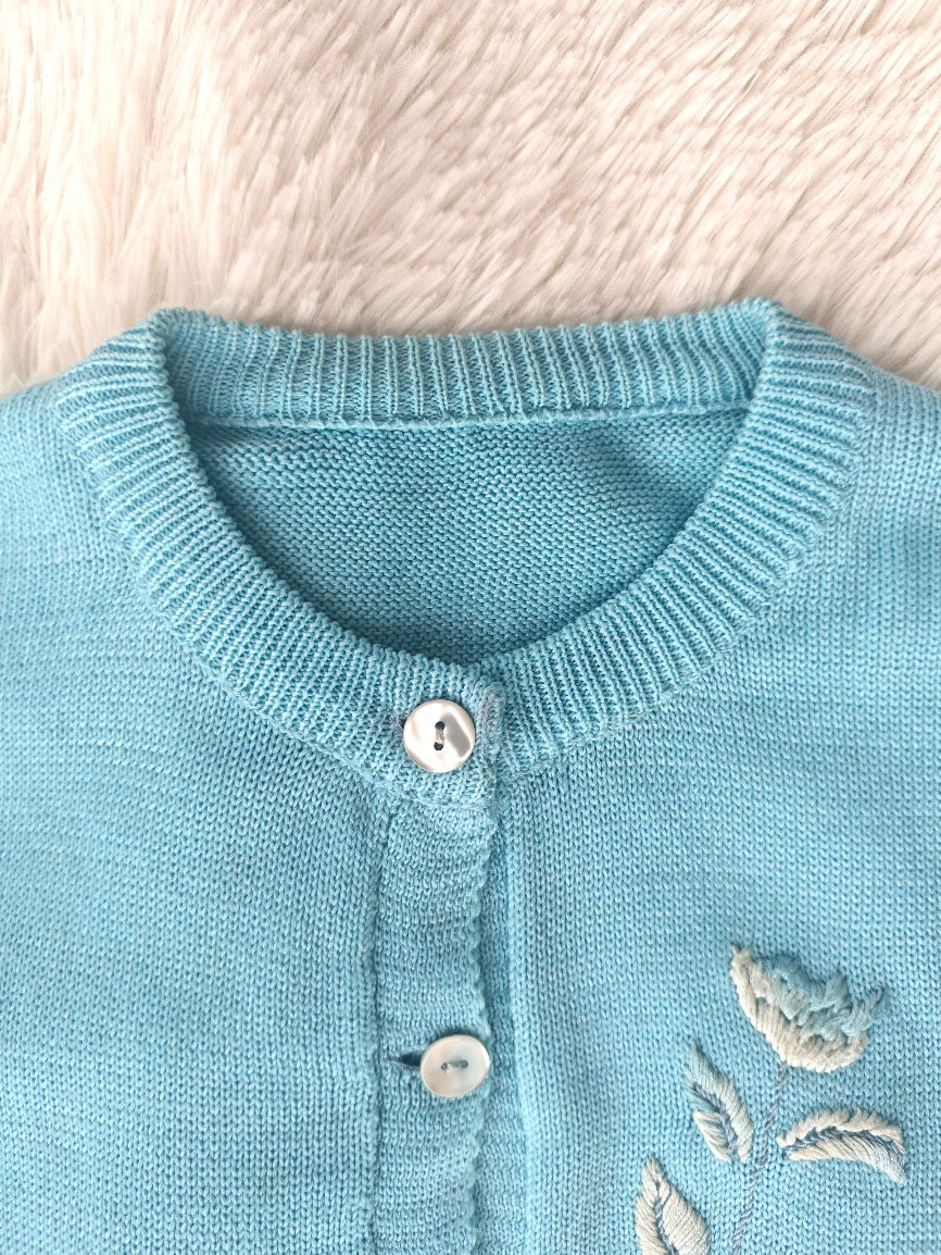 Cardigan celeste ricamato