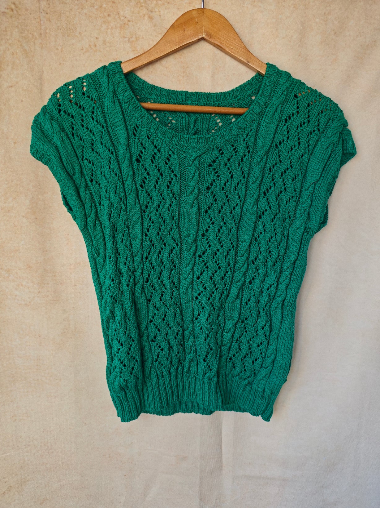 Maglioncino smanicato verde