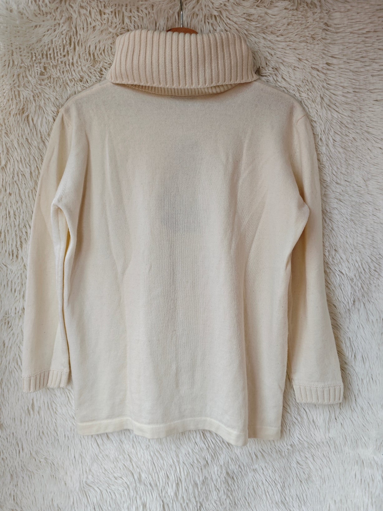 Pull Pluto crema