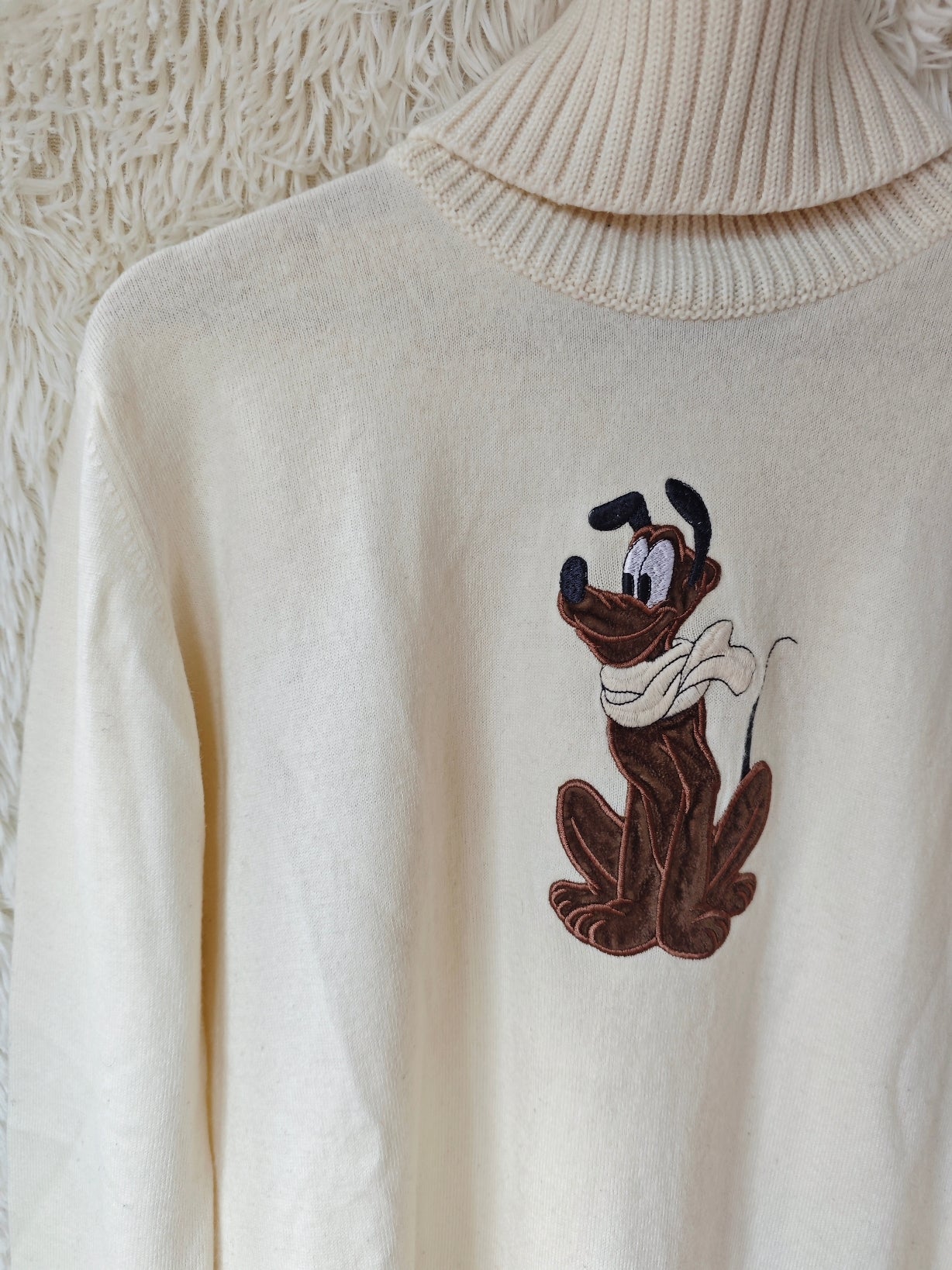 Pull Pluto crema