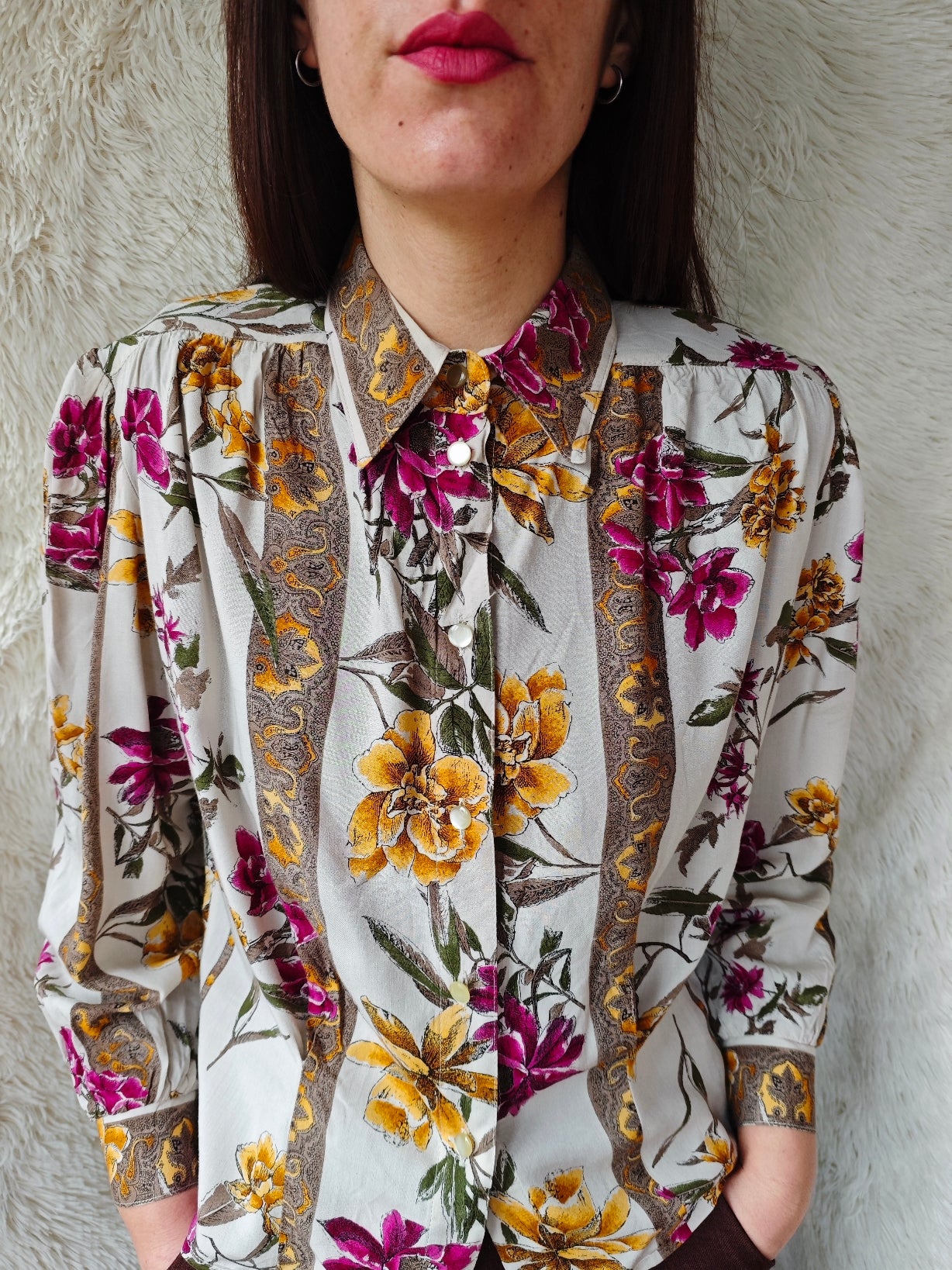 Camicia floreale sagomata