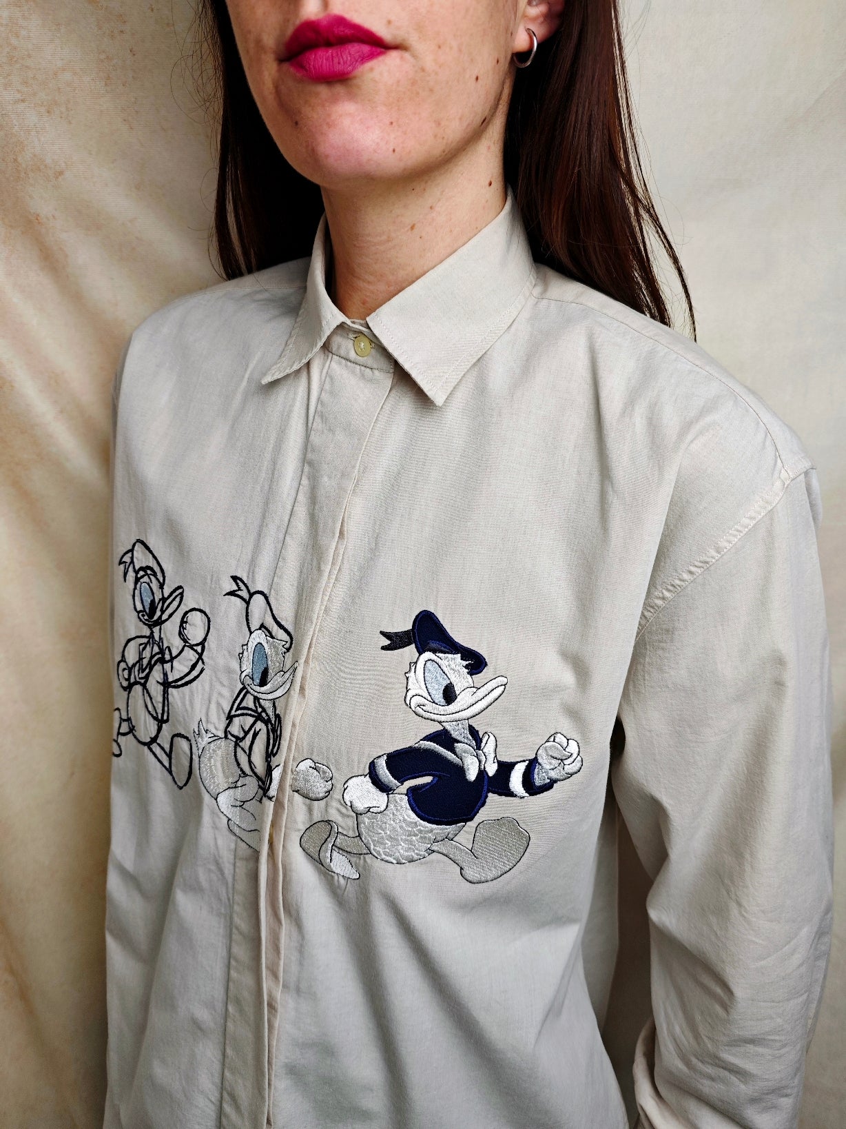 Camicia paperino in movimento