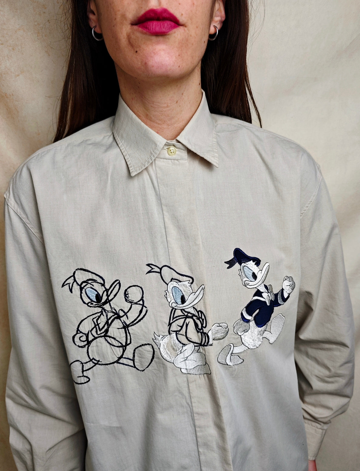 Camicia paperino in movimento