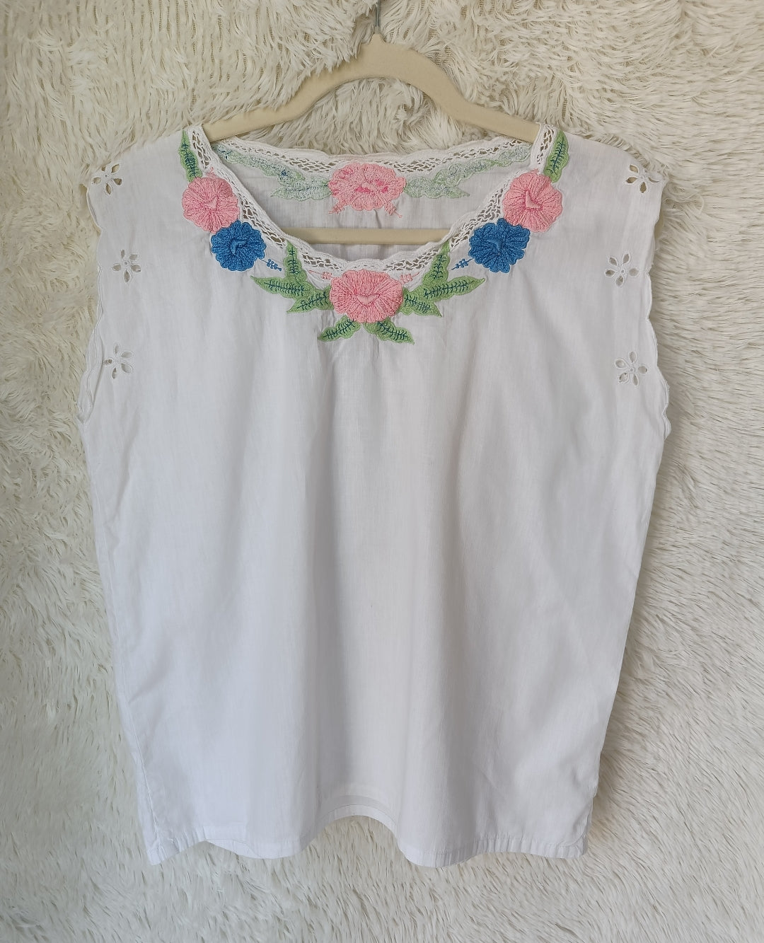 Top ricamato in cotone anni '70