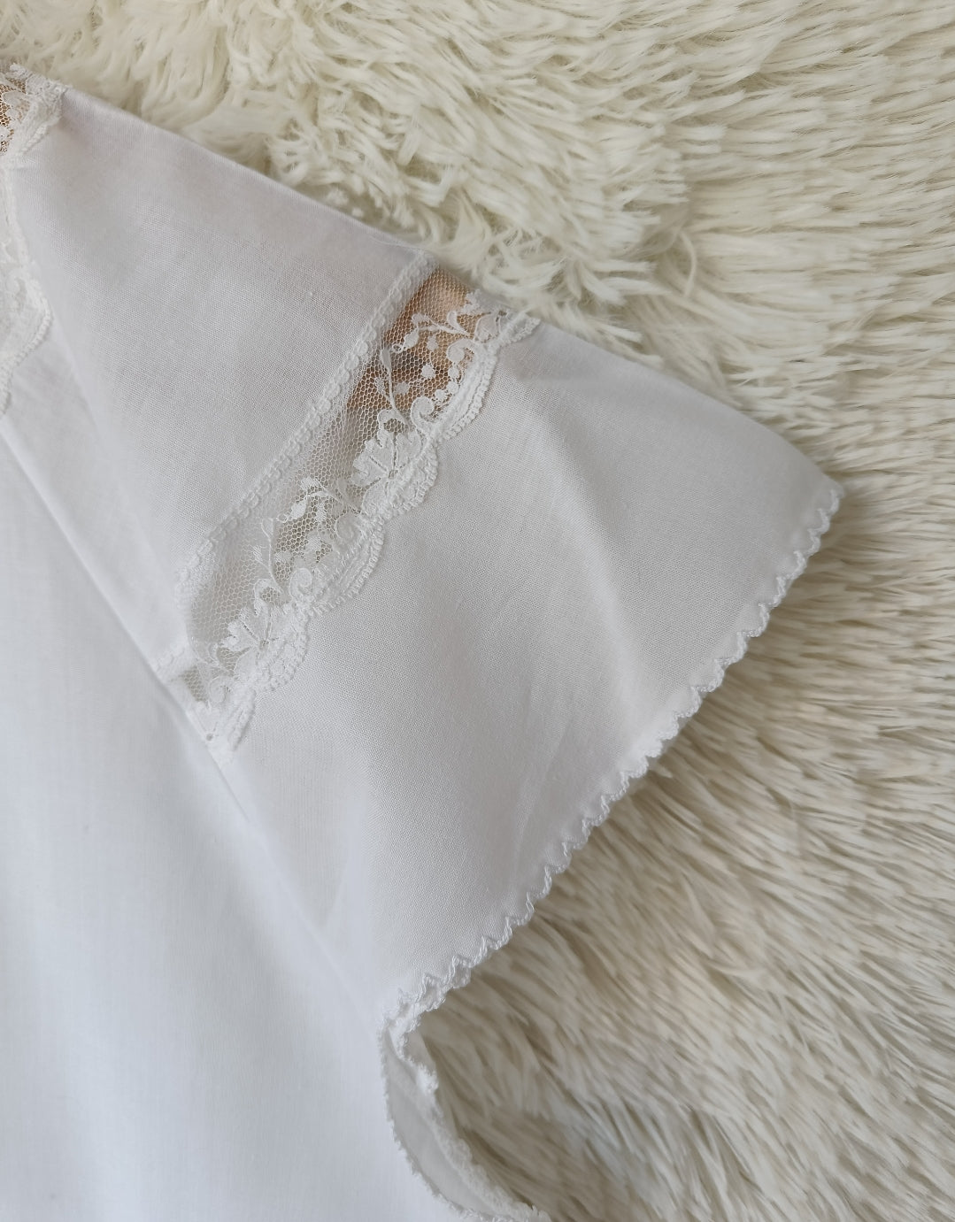 Blusa con pizzo