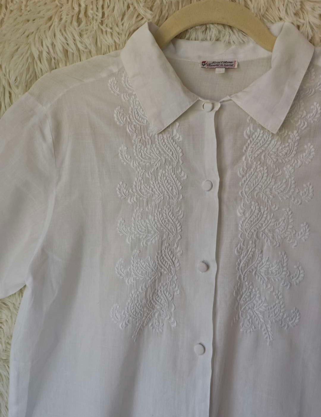 Camicia ricamata a mano